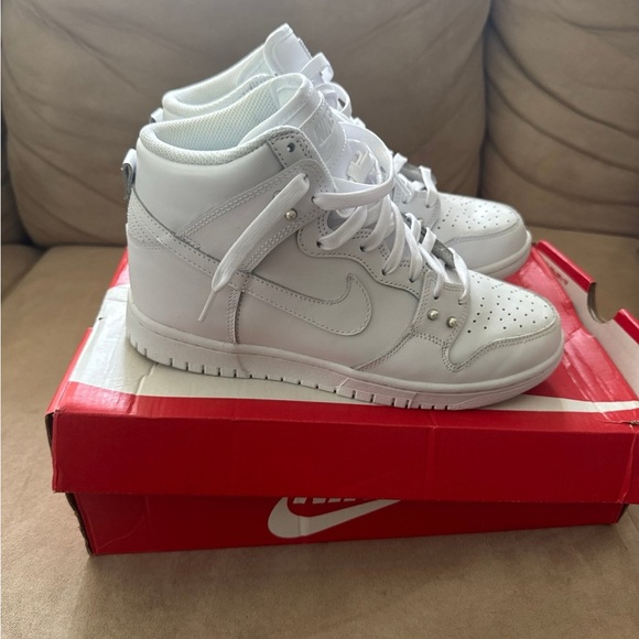 Nike Classic White High-Tops - Picture 1 of 5